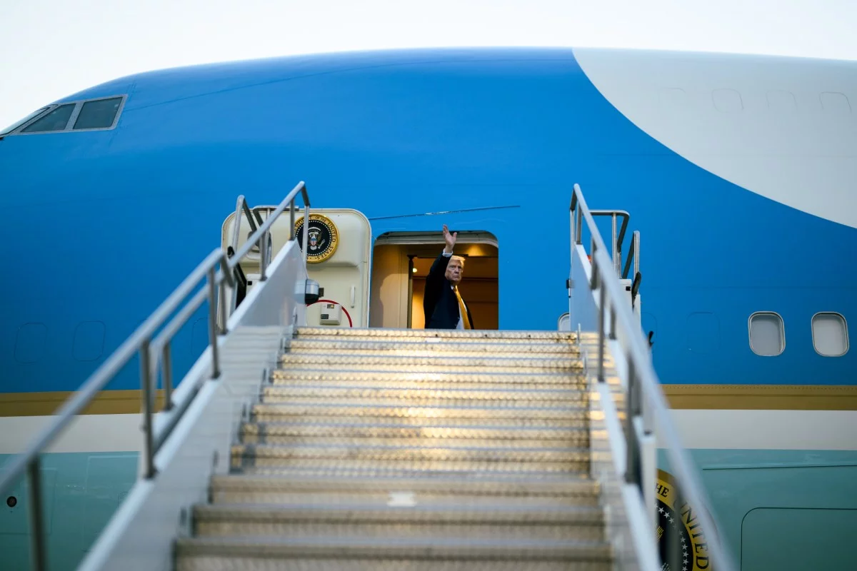 Trump boarding Air Force One in Ankara — contextual image